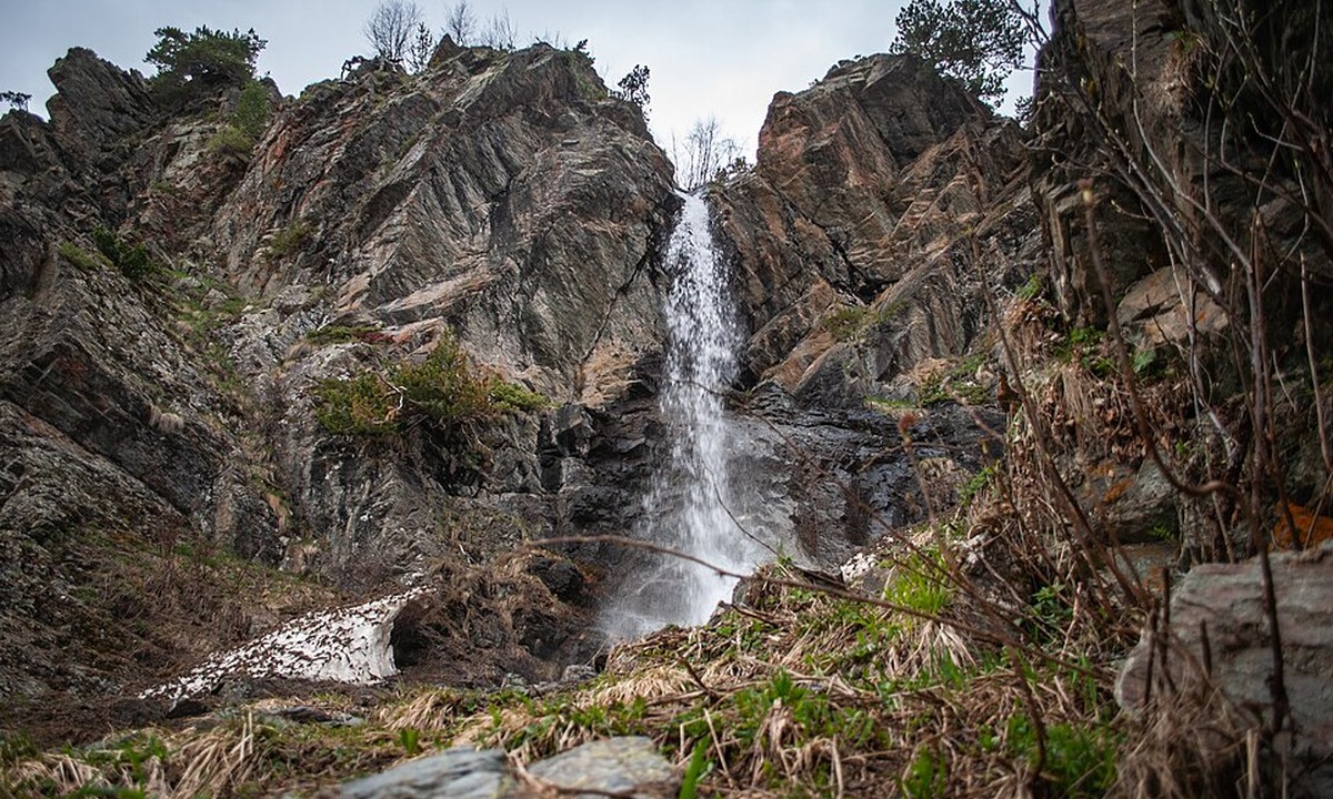 Баритовый водопад в Архызе