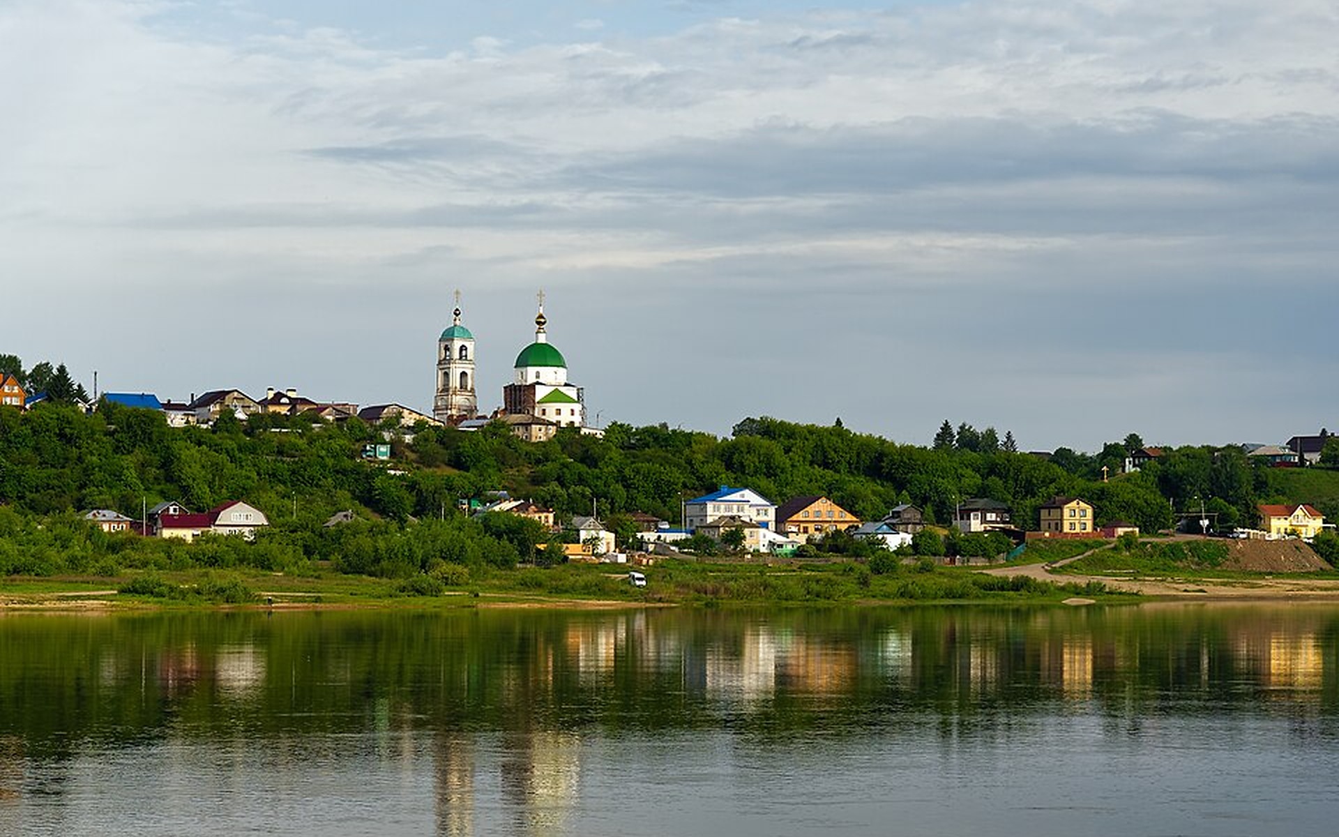 Муром и Ока с видом на храм